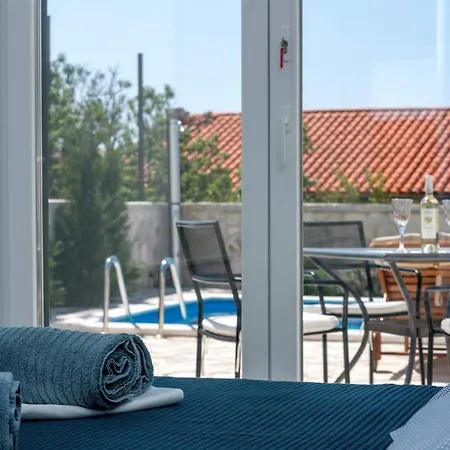 Dante With Sea View & Private Pool Tatil Evi